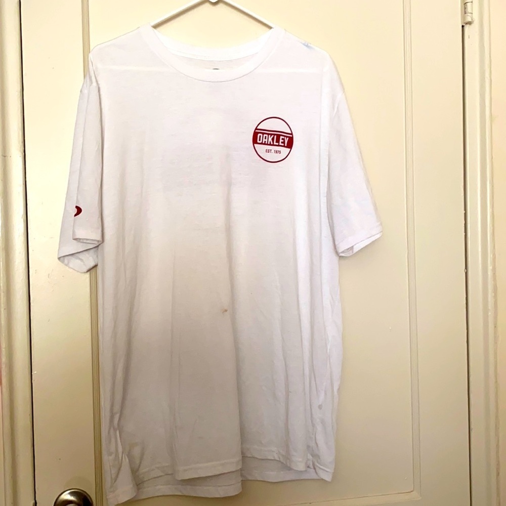 Oakley white & red tee shirt size: XXL